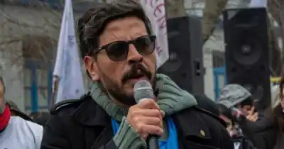 Ganó con el 89,5% y ahora apunta a la boleta violeta: el aviso de Catrihuala que sacude a Santa Cruz