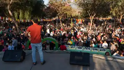 El Día del Niño desbordó la Plaza El Aborigen: ¿qué pasó cuando llegó la intendenta?