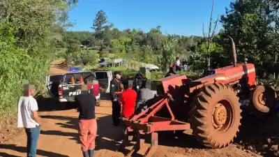 Tragedia en 25 de Mayo: un joven de 18 años murió tras chocar su moto contra un tractor