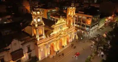 El secreto que esconde la Catedral de Salta tras su impactante cambio nocturno