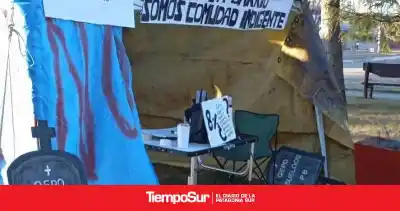 Rechazo y tensión: los municipales de Piedra Buena no aceptan el acuerdo salarial