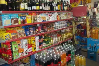 El drama de comprar la canasta básica: familias de La Banda recurren a cuotas y ofertas para llegar a fin de mes
