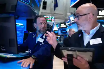 Wall Street celebra y el riesgo país no cede: ¿qué pasa con la economía argentina?
