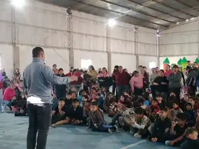 ¿Qué pasó en Puerto Eva Perón para que los niños no quisieran irse?