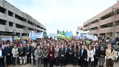 Jaldo supervisó las obras del Procrear y reveló cuándo se entregarán las primeras 300 viviendas