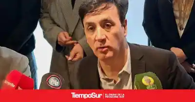 El plan de Grasso para que las familias de Santa Cruz dejen de ahogarse en deudas