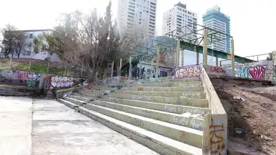 Predio abandonado junto a una escuela en Neuquén: el CPE reveló su plan y hay fecha para las obras