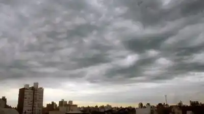 El misterio del cielo gris: ¿qué hay detrás de los días nublados y los chemtrails?