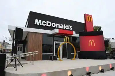 El gobernador Frigerio inauguró el nuevo McDonald's en la ex Terminal y reveló la cifra que invirtió la firma