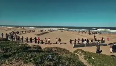 Enduro en Pinamar: la protesta que expone el conflicto por las playas