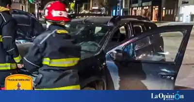 Impactante choque en Perito Moreno: una mujer terminó inmovilizada y trasladada al hospital