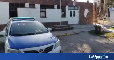 Se quedó dormido alcoholizado al volante y la Policía tuvo que reducirlo