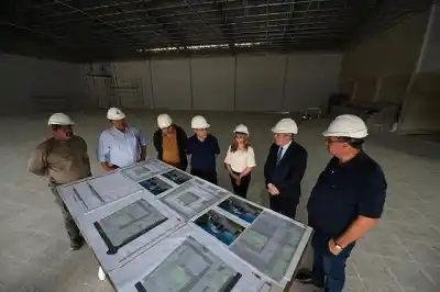 La desesperada espera de los padres de Los Pinos: la escuela sigue sin inaugurarse