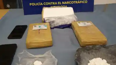 Hallazgo en la Ruta 146: ocultaban tres kilos de cocaína en un bidón y cae un hombre de 46 años