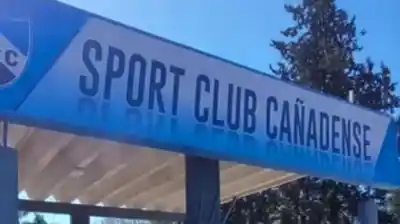 Misterio en Cañada de Gómez: un jugador de 51 años se desplomó en plena cancha y murió