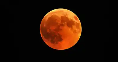 La noche del jueves un eclipse casi total teñirá de rojo la Luna: conocé el horario exacto en Tucumán
