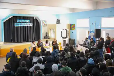 La intendenta Sierra supervisó las flamantes obras en la Secundaria Nº 6 de Piñeyro
