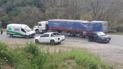 Impactante triple choque en la Ruta 56: ¿qué pasó con el motociclista?