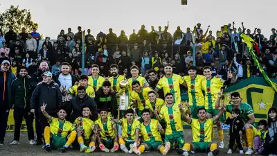 El Canario no se rinde: bicampeón en medio de la tormenta