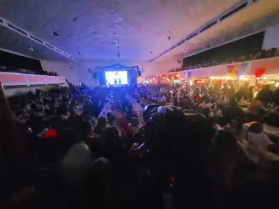 Alejandro Roca vivió una noche de sabores y culturas: se agotaron las tarjetas en la Fiesta de las Colectividades