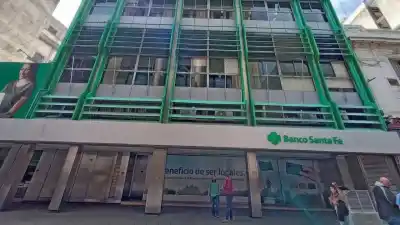 El Banco de Santa Fe en la mira: la Defensoría exige cambios en las fechas de vencimiento de las tarjetas