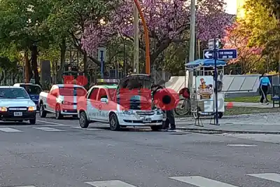 El insólito momento que vivió un remisero en pleno centro de Santiago del Estero