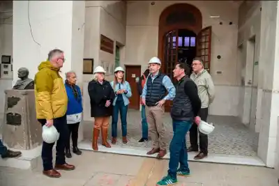 Inversión millonaria: Frigerio supervisó la restauración de una escuela histórica en Diamante