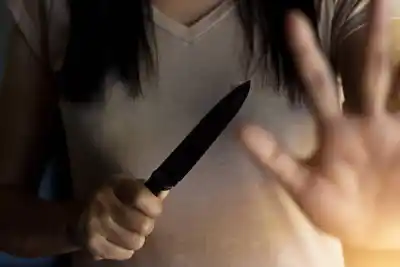 A dos cuadras de su escuela: una adolescente fue rodeada y amenazada con un cuchillo en Alto Comedero