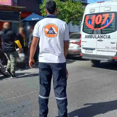 La impactó una moto en el centro de Monteros y la dejaron abandonada