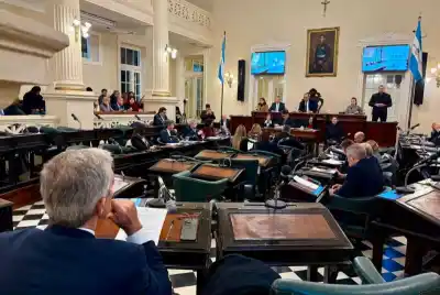 ¿Alivio financiero en Corrientes? Presentan proyecto para desendeudar a familias y trabajadores