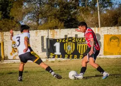 El taco que paralizó al fútbol argentino: la joya de Ramiro Peralta que ilusiona con el Puskas