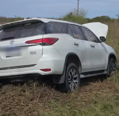 Operativo cerrojo en la Ruta 11: balacera, fuga al monte y dos camionetas recuperadas