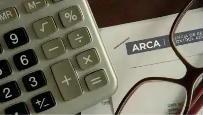 Contadores presionan a ARCA: piden postergar Ganancias 2025 por la Inocencia Fiscal