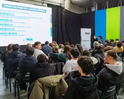 El plan que permite a jóvenes de Río Grande convertir ideas en proyectos con financiamiento internacional
