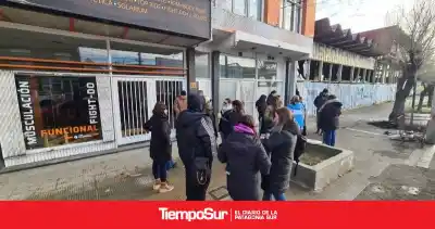 Trabajadores de Carrefour en Río Gallegos siguen sin respuestas y preparan una movilización clave