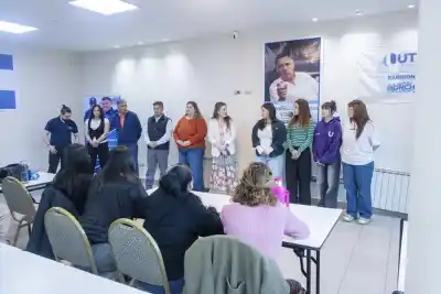70 mujeres arrancan un curso clave para trabajar en bares y eventos en Ushuaia