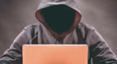 Lo que encontraron en los videos que grabó un hombre y que lo llevaron a prisión