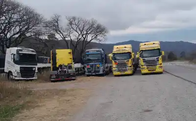 Camioneros varados por la nieve en Jama: "Con la naturaleza no se puede"