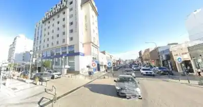 Un hombre cayó al vacío en un hotel de Comodoro Rivadavia: el dramático final que investiga la Justicia