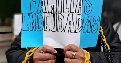 Endeudarse para vivir: el debate que pone el foco en el bolsillo de las familias
