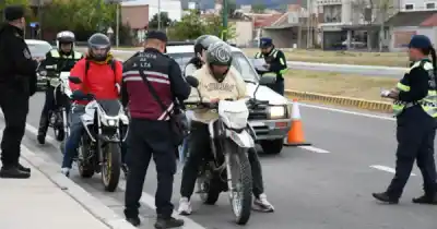 Cayeron 12 motos en un control sorpresa en el parque Bicentenario