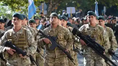 Salarios millonarios en la obra social militar: la 'desburocratización' de Milei que esconde una pirámide de cargos