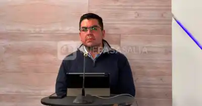 El caso del adolescente que pasaba 16 horas pegado a las pantallas y encendió las alarmas de un neurólogo salteño