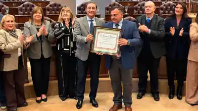 El homenaje que recibió un reconocido abogado santiagueño en la Legislatura