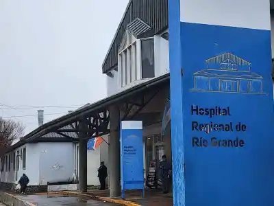 Muerte de un niño de 3 años en Río Grande: la Justicia allanó el hospital y secuestró la historia clínica