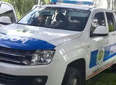 Halló 14 gramos de cocaína en la mochila de su ex y la llevó a la comisaría