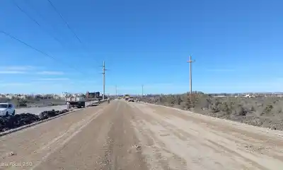 La obra que nadie esperaba: pavimentan más de 3.700 metros en Trelew y los vecinos podrán controlar cada avance