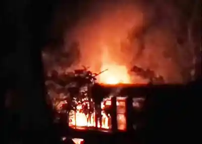 Incendio en una locomotora del Belgrano Cargas en Río Piedras: dos heridos y daños millonarios