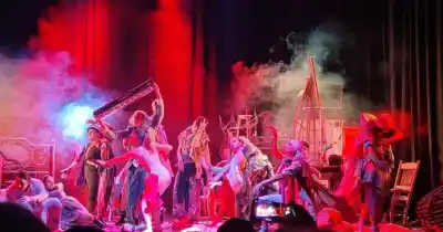 Rosario se enciende con “Fuego Ciruja”: el montaje teatral que nace de la basura y la resistencia