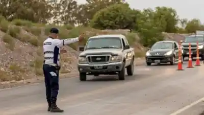 Fin de semana negro en las rutas: radiaron más de 140 autos y detectaron casi 40 casos de alcoholemia